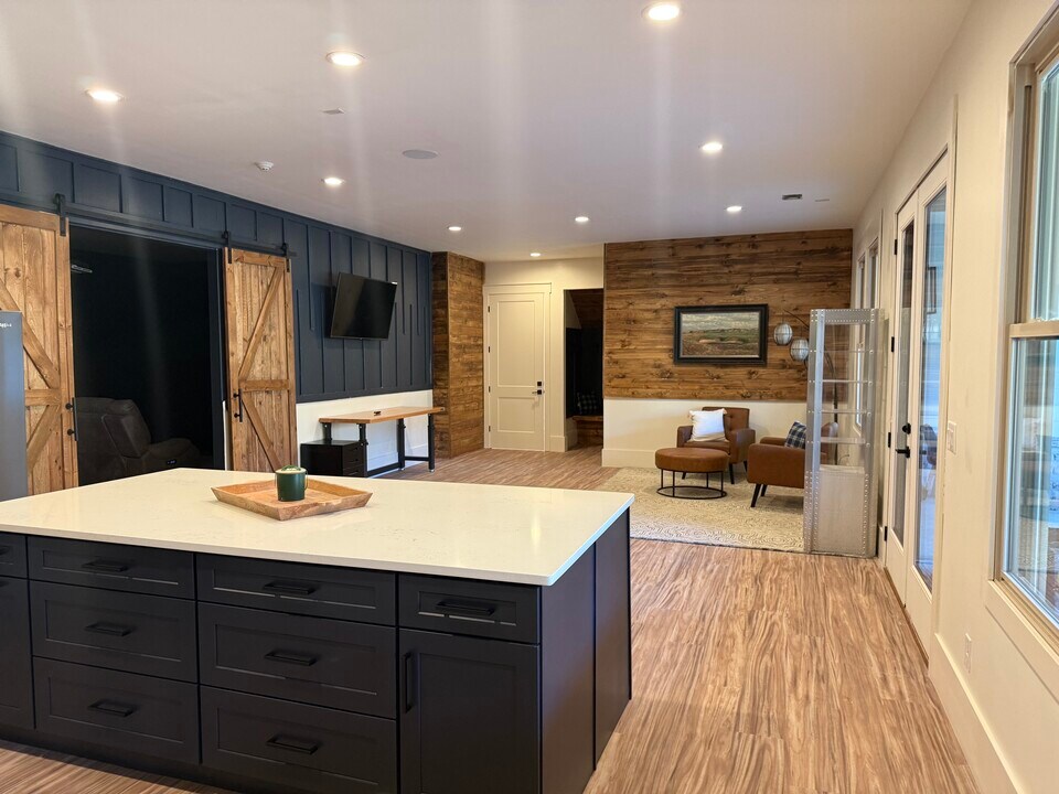 1031 Pinehurst Dr in Greensboro, GA - Building Photo