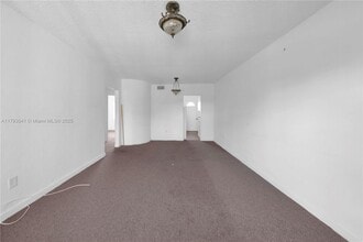 3401 SW 10th St in Miami, FL - Building Photo - Building Photo