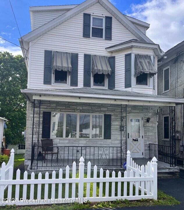 1345 Jefferson Ave in Dunmore, PA - Building Photo