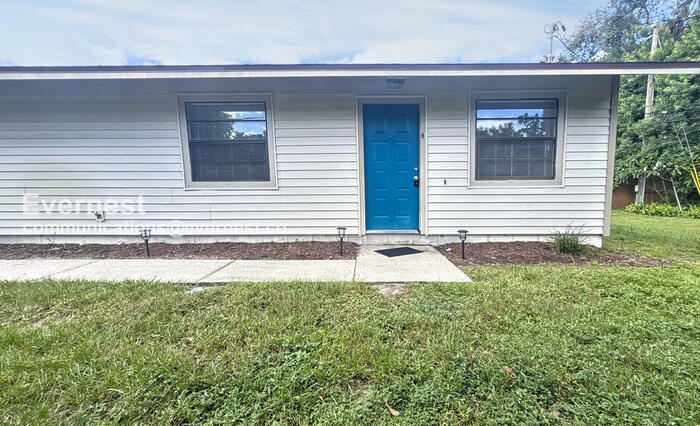 2901 Bay View Dr in Safety Harbor, FL - Building Photo