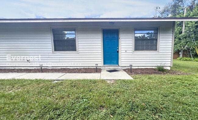 2901 Bay View Dr