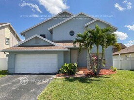 9760 SW 9th Ct in Pembroke Pines, FL - Building Photo