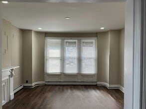 633 Main St, Unit 3 in Paterson, NJ - Foto de edificio - Building Photo