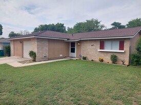9815 Meadow Lark in Converse, TX - Building Photo