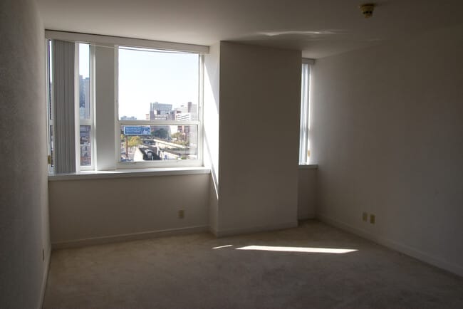 1100 Vine St, Unit 715 in Philadelphia, PA - Building Photo - Building Photo