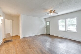 5004 Club Dr in Chattanooga, TN - Building Photo - Building Photo