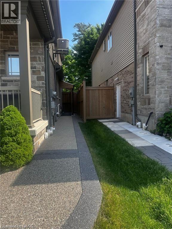 47 Elmbank Trail in Kitchener, ON - Building Photo - Building Photo