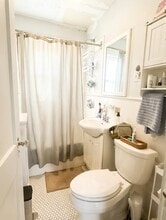 949 Adams St, Unit 1 in Boston, MA - Foto de edificio - Building Photo