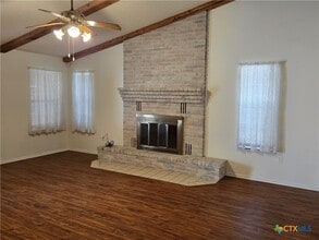 248 Hilltop Dr in Seguin, TX - Building Photo - Building Photo