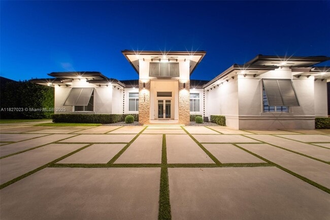 10203 SW 136th St in Miami, FL - Building Photo - Building Photo