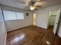 4921 Crawford St photo'