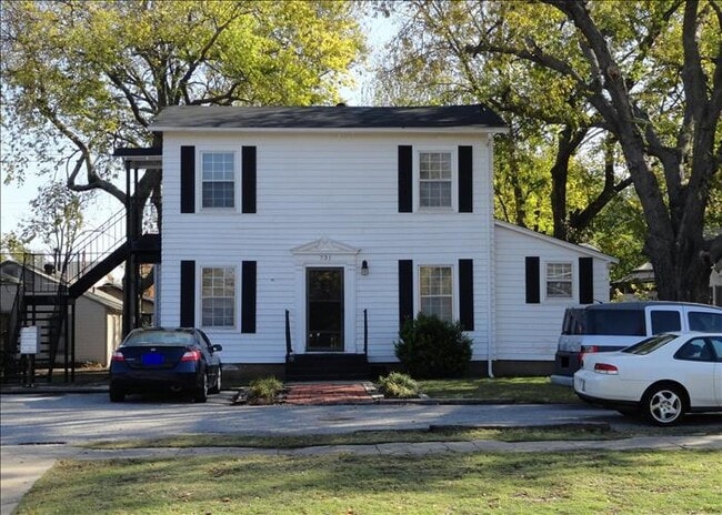 731 Jenkins Ave, Unit 731-B - UTIL. INCL
