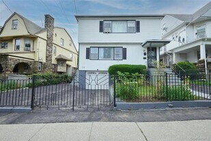 112 N Columbus Ave, Unit 3 in Mount Vernon, NY - Building Photo