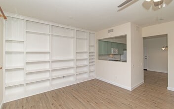 13663 Tiverton Rd in San Diego, CA - Building Photo - Building Photo