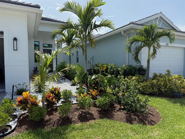 187 SE Via Sangro in Port St. Lucie, FL - Building Photo - Building Photo