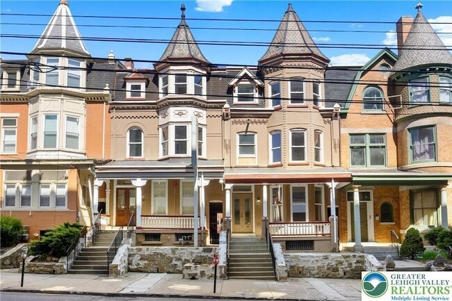 property at 827 Linden St