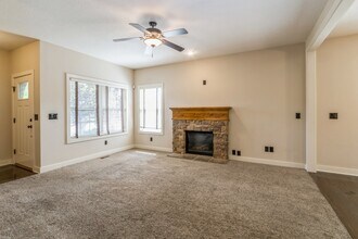7808 W 158th Pl in Overland Park, KS - Building Photo - Building Photo