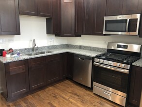 3340 W Berteau Ave-Unit -2W in Chicago, IL - Foto de edificio - Building Photo