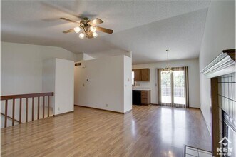 2310 N Ridgewood Dr in Wichita, KS - Building Photo - Building Photo