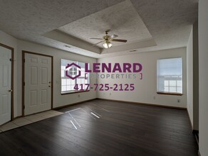 4433-4435 W La Siesta St in Springfield, MO - Building Photo - Building Photo