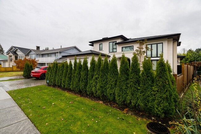 6431 Azure Rd in Richmond, BC - Building Photo - Building Photo