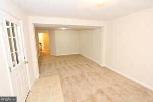 1372 Cranes Bill Way in Woodbridge, VA - Building Photo