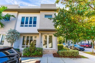 10426 NW 64th Terrace in Doral, FL - Building Photo - Building Photo