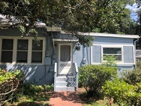 106 E 12th St in Sanford, FL - Building Photo