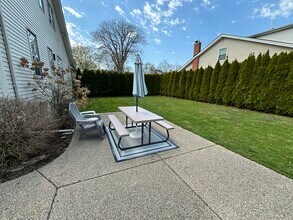 1220 Beaconsfield Ave, Unit 1 in Grosse Pointe Park, MI - Building Photo - Building Photo