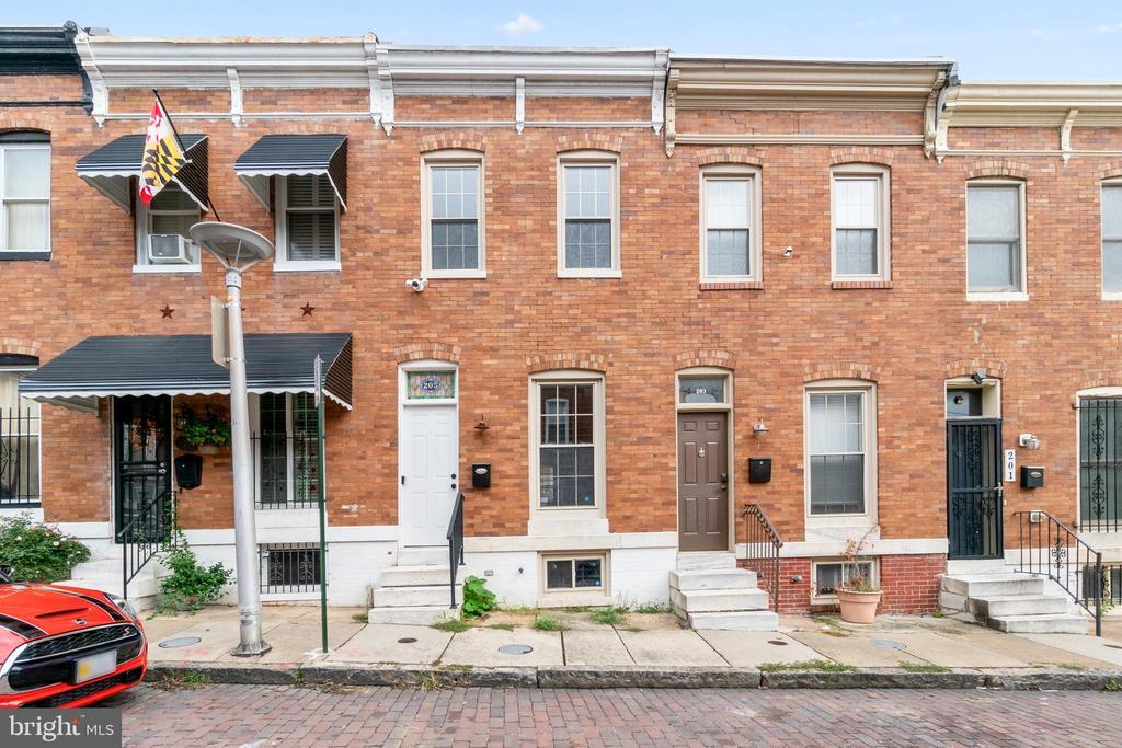 205 N Streeper St in Baltimore, MD - Foto de edificio