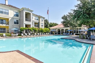 Abbey at Vista Ridge in Lewisville, TX - Foto de edificio - Building Photo