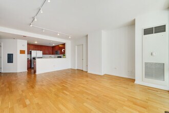 160 E Illinois St-Unit -1801 in Chicago, IL - Building Photo - Building Photo
