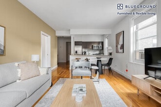 364 W 18th St in New York, NY - Building Photo - Building Photo