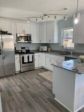 1329 Pierside Ct in Virginia Beach, VA - Building Photo - Building Photo