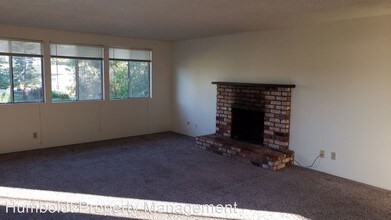 4564 Valley W Blvd-Unit -#G in Arcata, CA - Building Photo - Building Photo