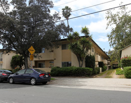 Alamar Gardens in Santa Barbara, CA - Building Photo