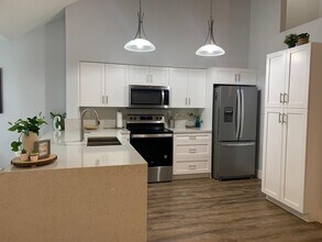 832 NW 92nd Ave in Plantation, FL - Building Photo - Building Photo