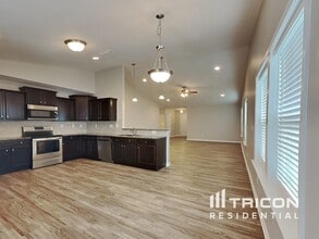 922 Pointe Andrews Drive in Concord, NC - Building Photo - Building Photo