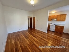 64 Brighton Ave, Unit 105 in Boston, MA - Building Photo - Building Photo