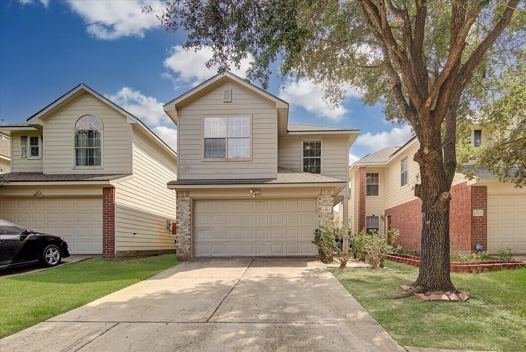 13983 Maximos Dr in Houston, TX - Building Photo