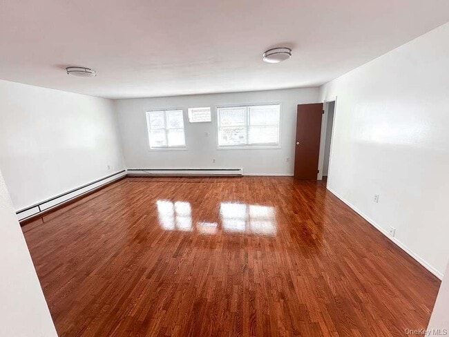 197-03 120th Ave in Queens, NY - Building Photo - Building Photo