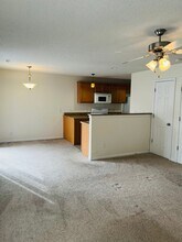 827 Whitetail Ct in Junction City, KS - Foto de edificio - Building Photo