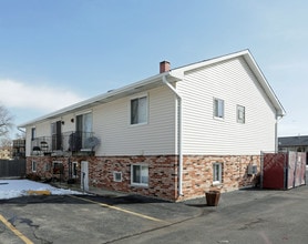 1042 S York Rd in Bensenville, IL - Foto de edificio - Building Photo