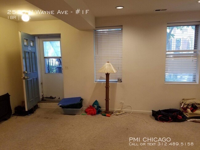 2536 N Wayne Ave in Chicago, IL - Foto de edificio - Building Photo