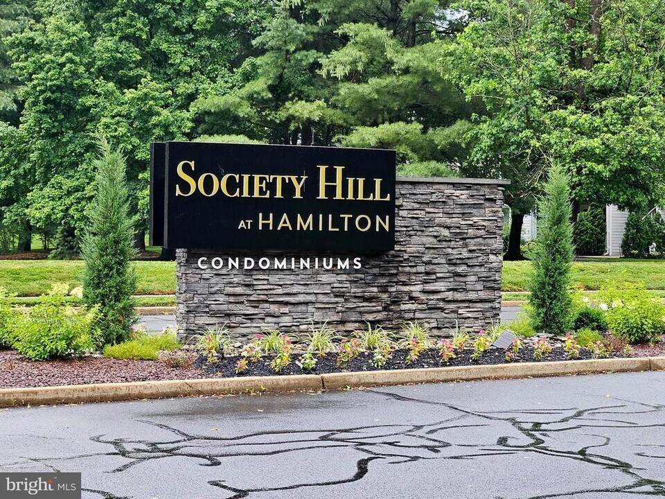 48 Juniper Way in Hamilton Township, NJ - Building Photo