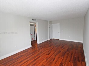 9411 SW 4th St in Miami, FL - Building Photo - Building Photo