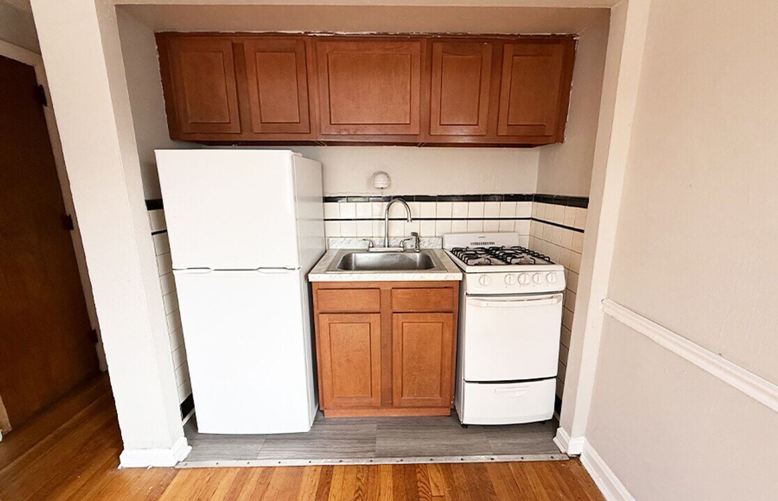 956 Ludlow Ave in Cincinnati, OH - Building Photo