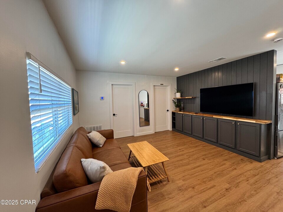 6427 Oak Shr Dr in Panama City, FL - Building Photo