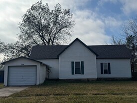 724 E Delaware Ave in Mcalester, OK - Building Photo