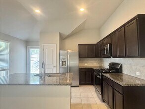 11313 Lago de Garda Dr in Austin, TX - Building Photo - Building Photo